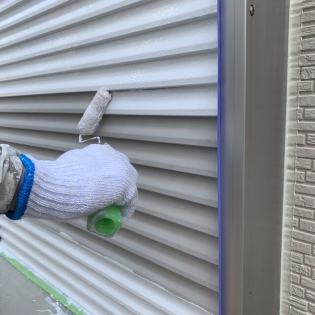 大川市T様の雨戸の錆止め塗装中