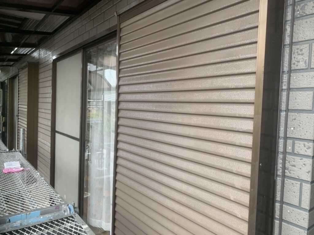 田川市T様の雨戸の高圧洗浄完了
