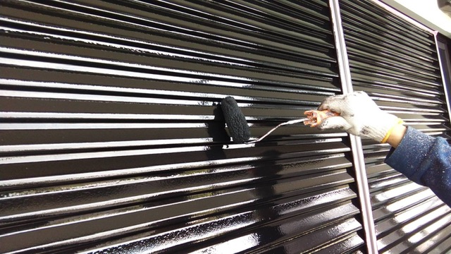 福岡県柳川市筑紫町K様邸の外壁の上塗り中