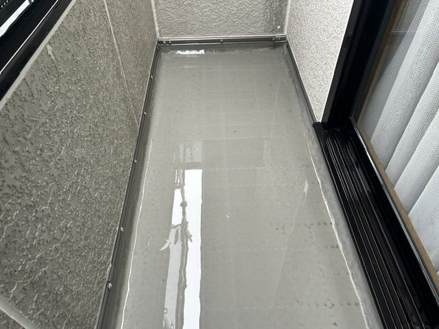 佐賀県三養基郡みやき町U様邸のベランダ防水の高圧洗浄完了
