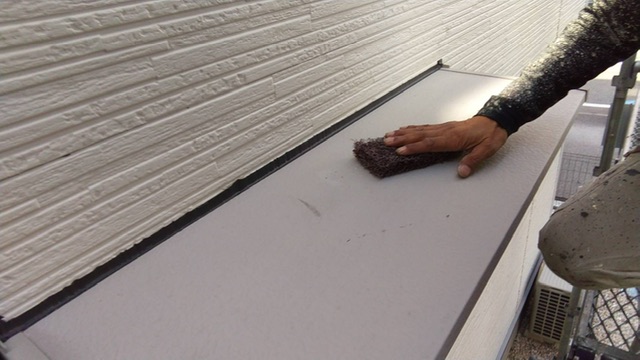 久留米市梅満町U様邸の庇のケレン中