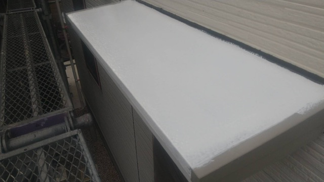 久留米市梅満町U様邸の庇の錆止め完了