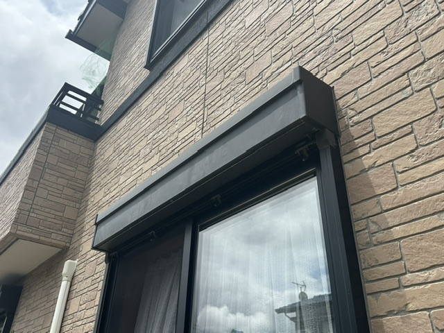 柳川市南浜武・O様邸のシャッターボックスの色あせ