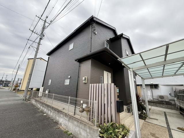 久留米市梅満町U様邸の外壁の塗装工事完了