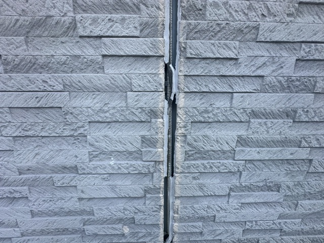 久留米市三潴町のH様邸の目地シーリングの割れ・切れ