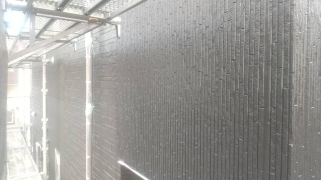 久留米市野中町のM様邸の外壁の中塗り後