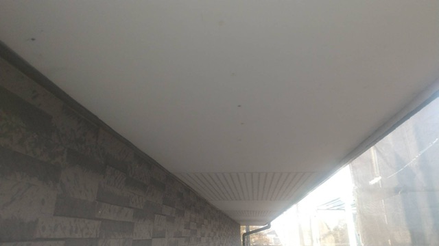 久留米市三潴町H様邸宅の軒天の高圧洗浄後