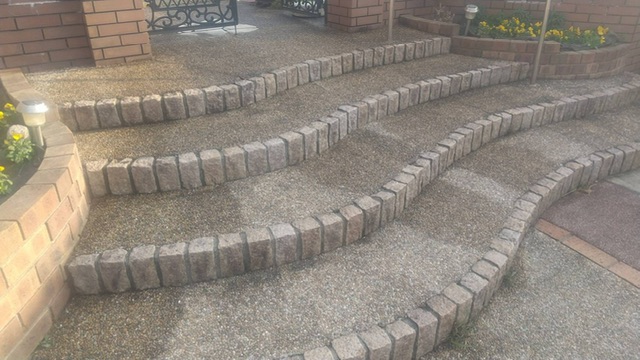 久留米市三潴町H様邸宅の土間の高圧洗浄後