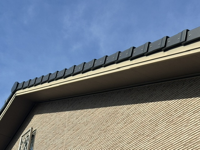 久留米市梅満町F様邸の破風板の色あせ