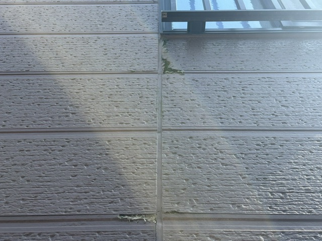 福岡県久留米市-屋根外壁塗装-施工前の外壁目地シーリング-K様邸の場合