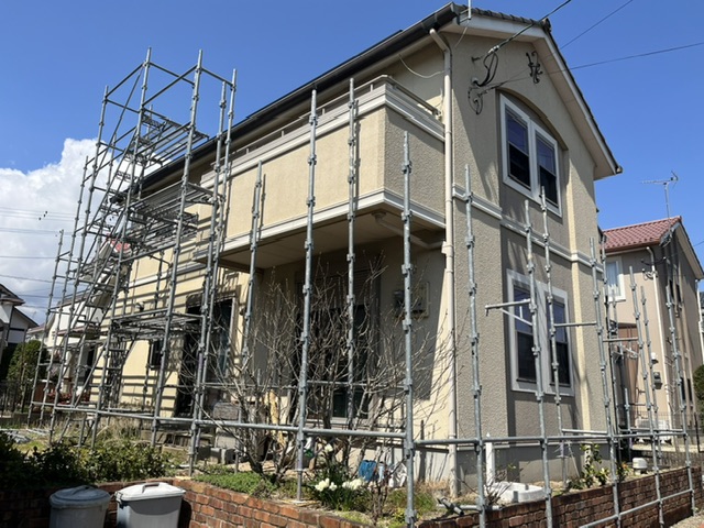 福岡県小郡市K様邸-外壁塗装-足場組立中