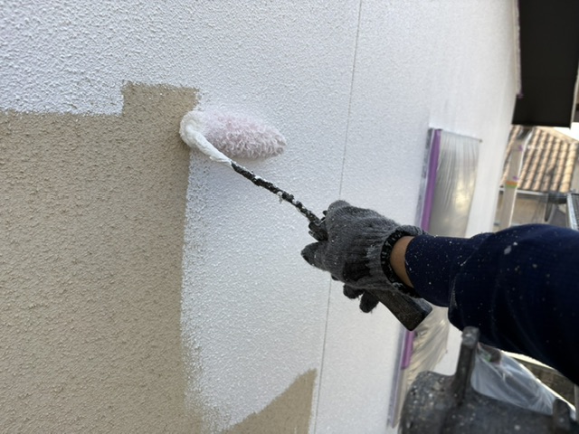 福岡県小郡市-外壁塗装-外壁の下塗り中K様邸の場合