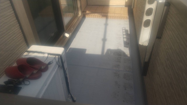 福岡県久留米市宮ノ陣-外壁塗装-ベランダの高圧洗浄後-N様邸